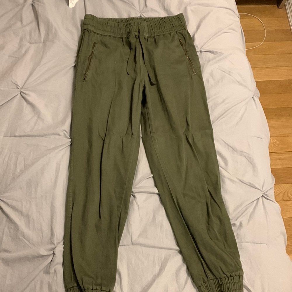 Army green aritiza joggers